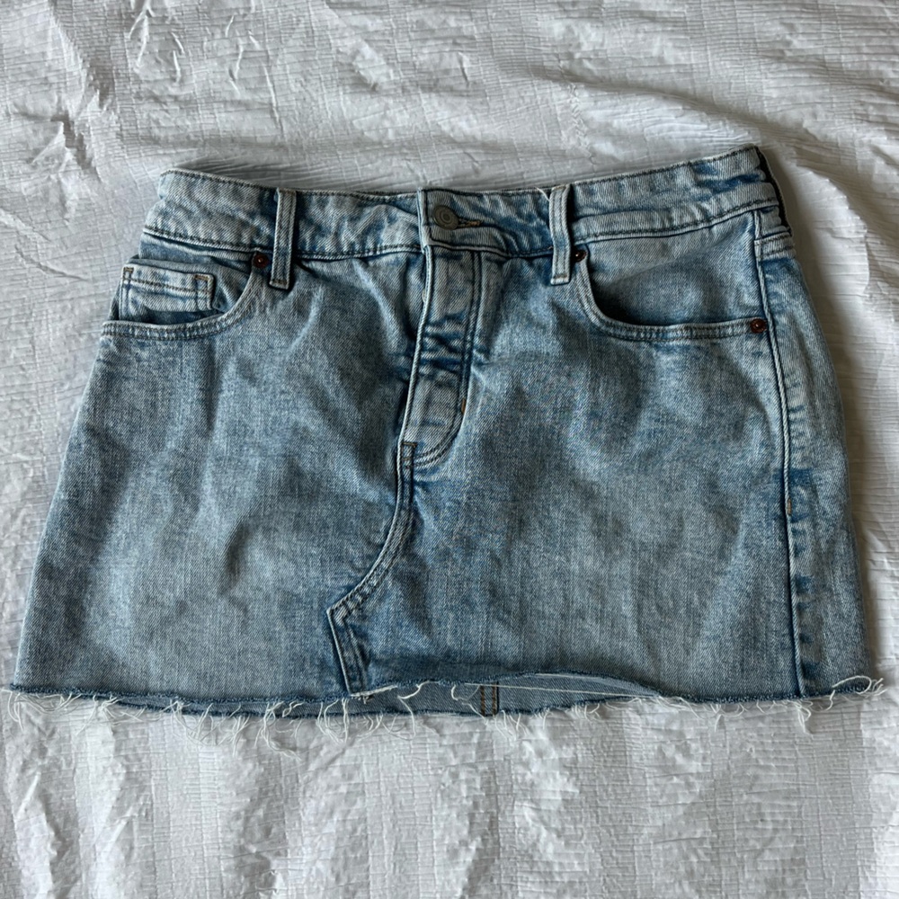 OLD NAVY DENIM MINI SKIRT SIZE 6